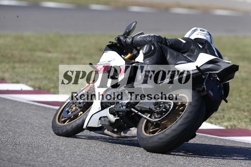 Archiv-2025/49 26.08.2025 Cornu Master School ADR/blau-bleu/90